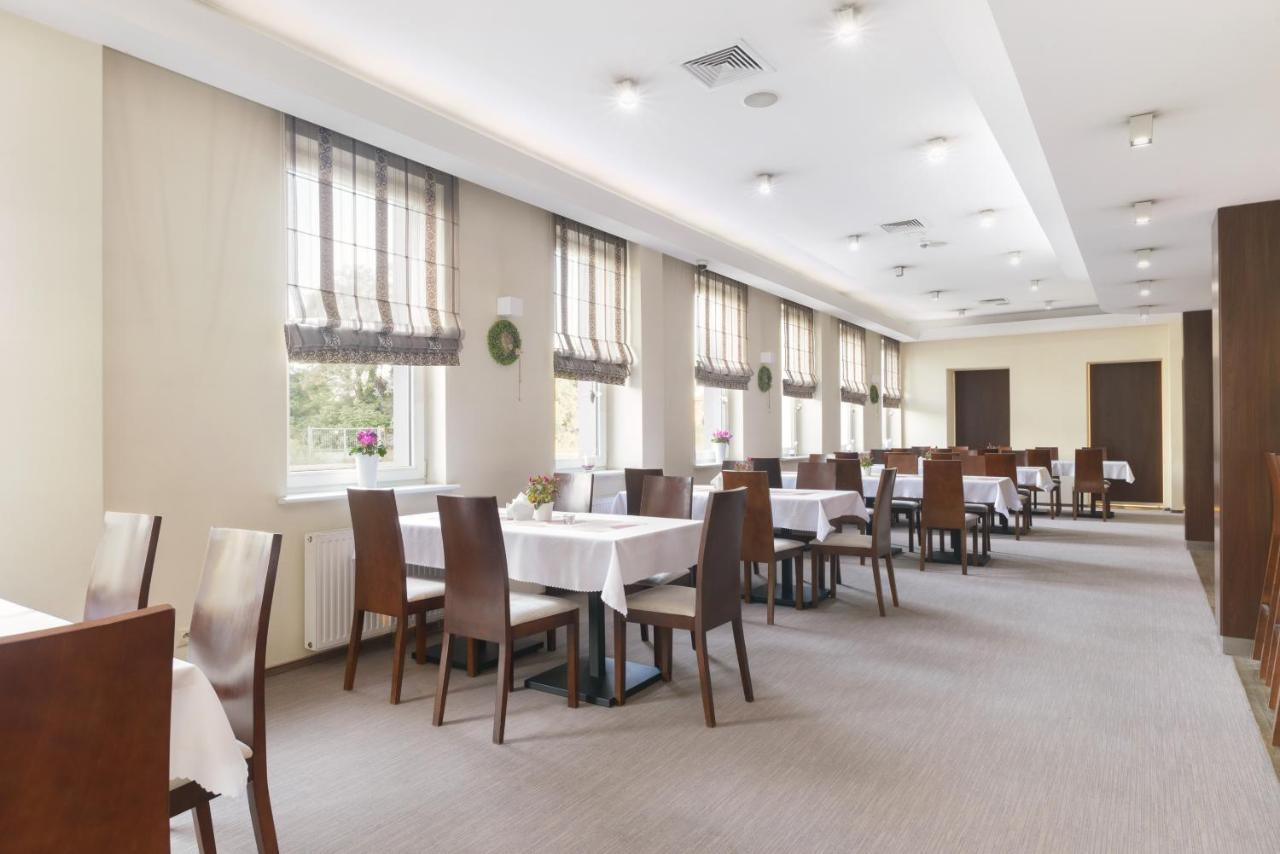Hotel Safir Poznan Ngoại thất bức ảnh