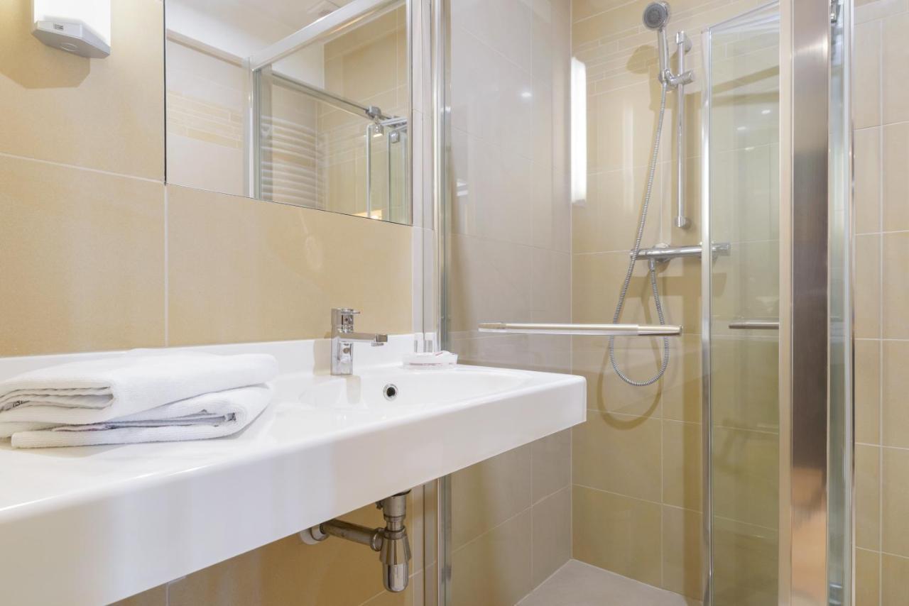 Hotel Safir Poznan Ngoại thất bức ảnh