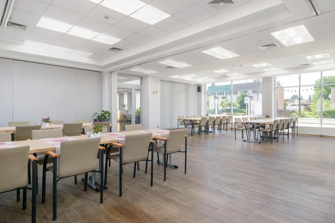 Hotel Safir Poznan Ngoại thất bức ảnh