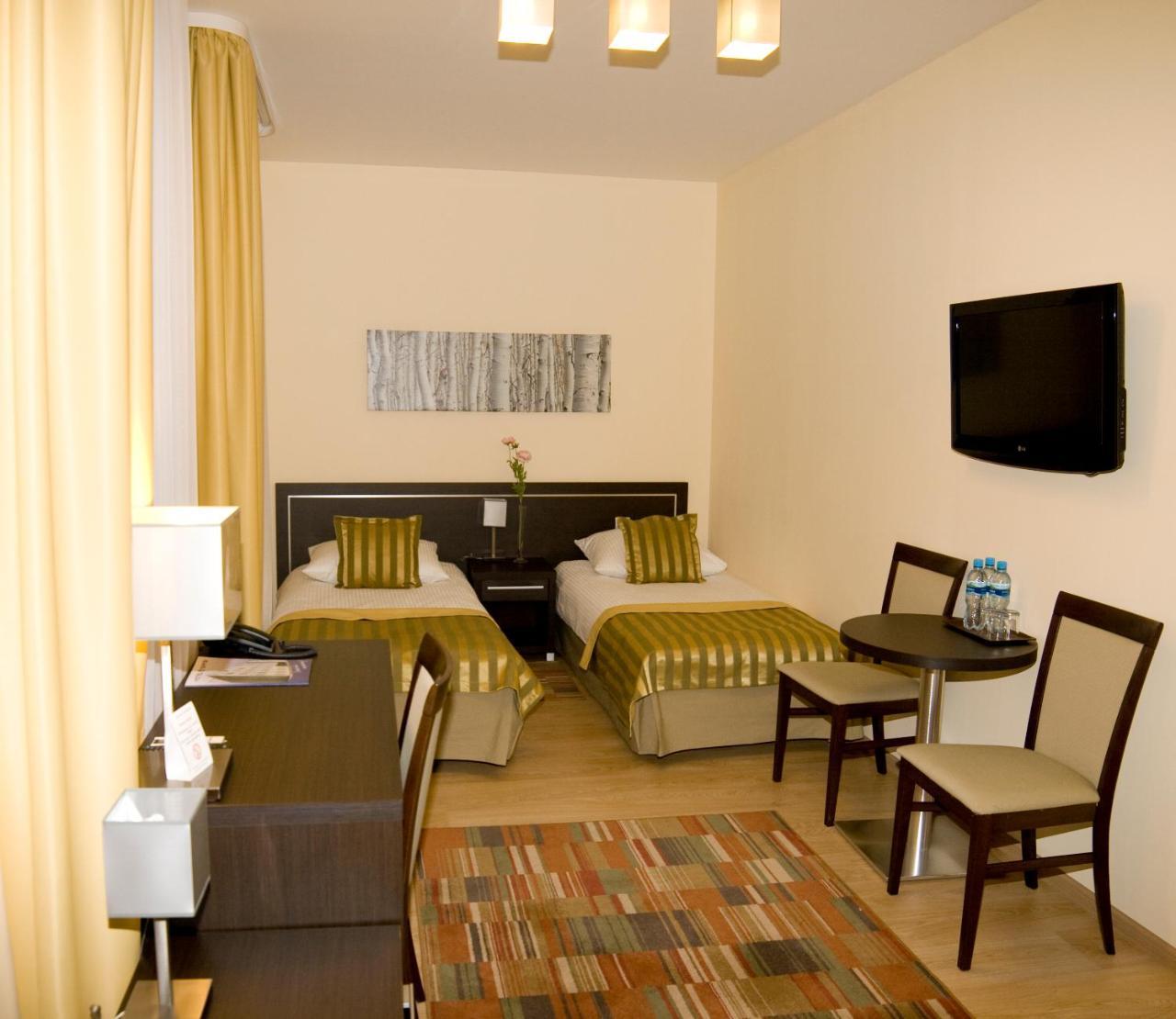 Hotel Safir Poznan Ngoại thất bức ảnh